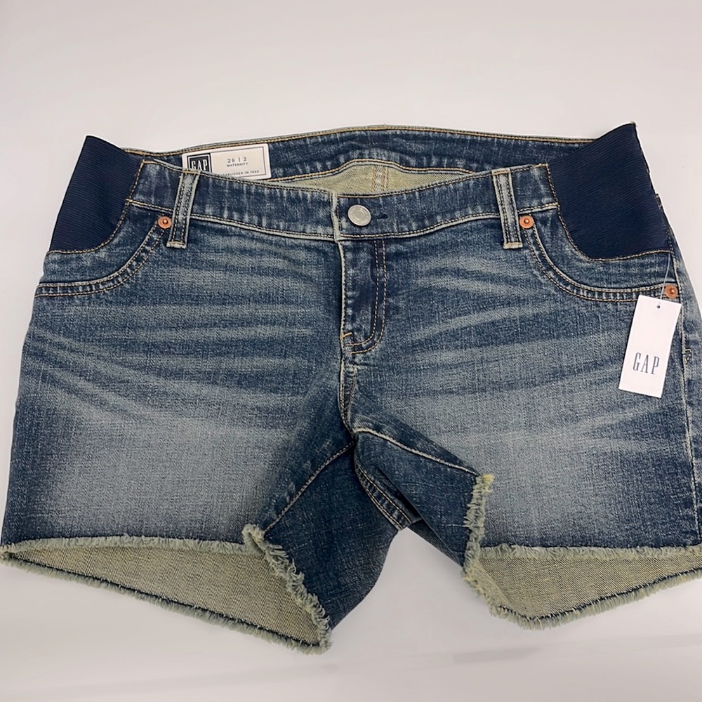 GAP maternity denim shorts (new)